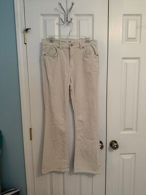 Kensie High Rise Cream Boot Cut Corduroy Jeans Size 8 / 29 LikeNew